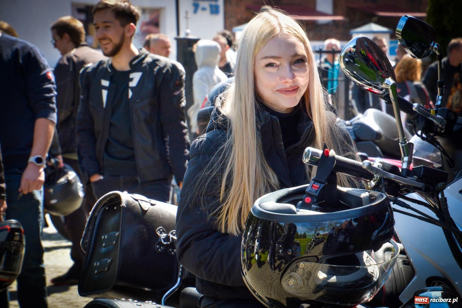 Zdjęcie w galerii na portalu naszraciborz.pl: Setki motorów zawarczało w Raciborzu. Sezon motocyklowy oficjalnie rozpoczęty [FOTO i WIDEO] wiadomości z regionu