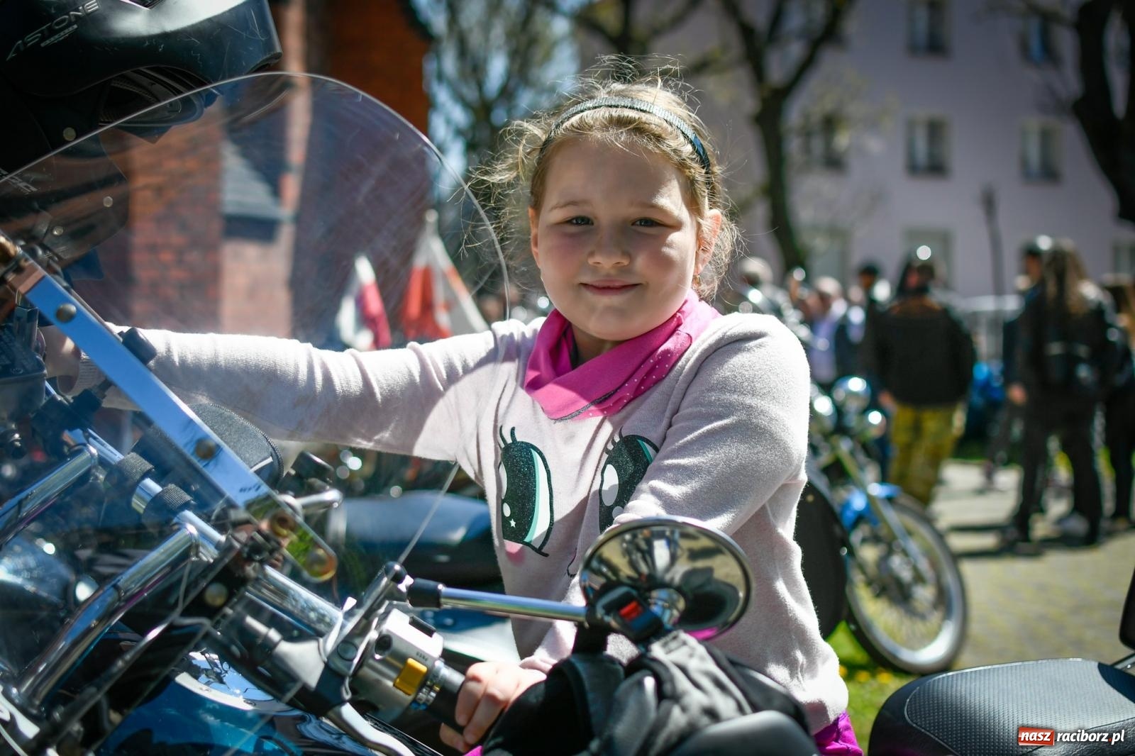 Zdjęcie w galerii na portalu naszraciborz.pl: Setki motorów zawarczało w Raciborzu. Sezon motocyklowy oficjalnie rozpoczęty [FOTO i WIDEO] wiadomości z regionu