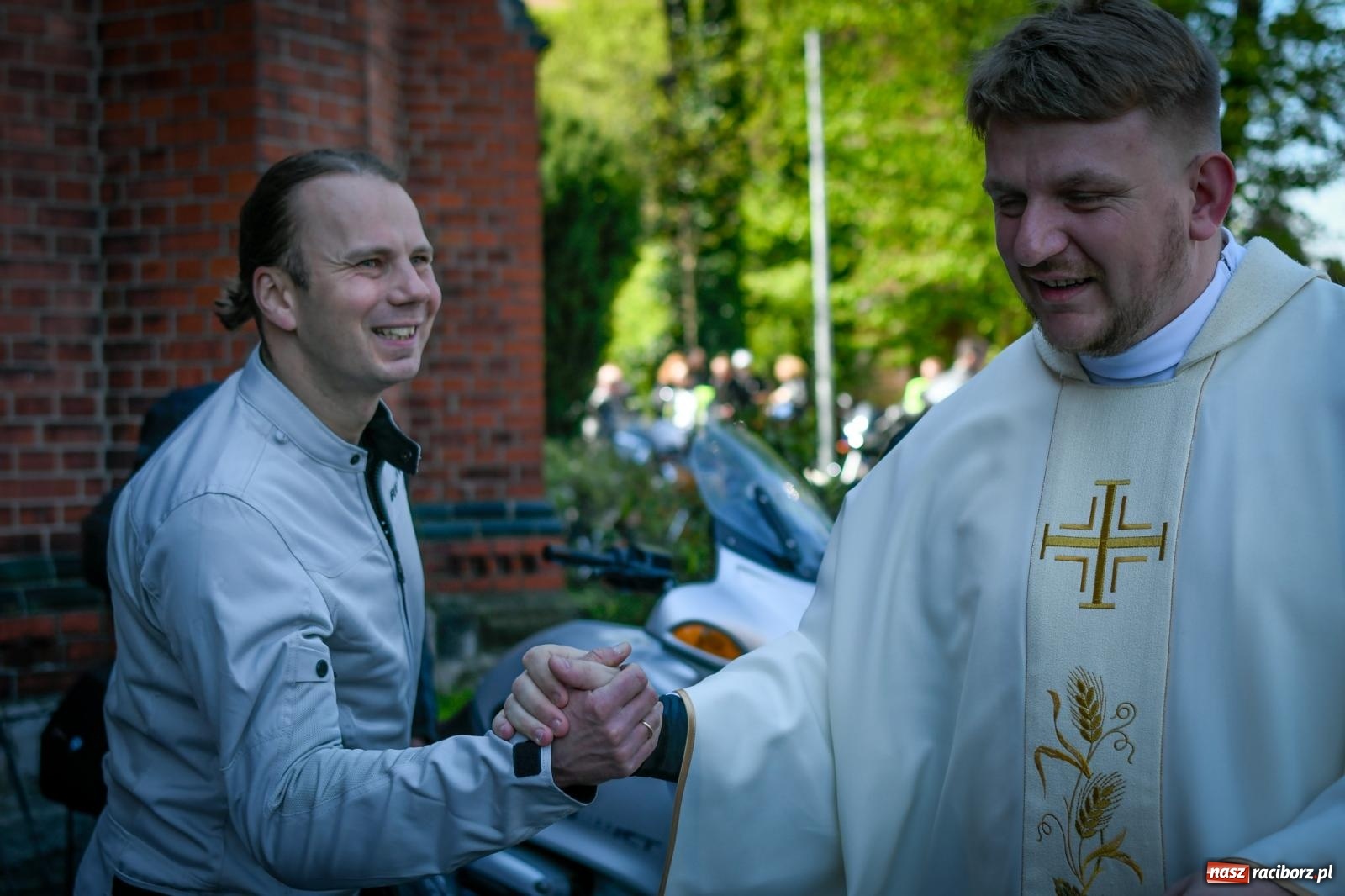 Zdjęcie w galerii na portalu naszraciborz.pl: Setki motorów zawarczało w Raciborzu. Sezon motocyklowy oficjalnie rozpoczęty [FOTO i WIDEO] wiadomości z regionu