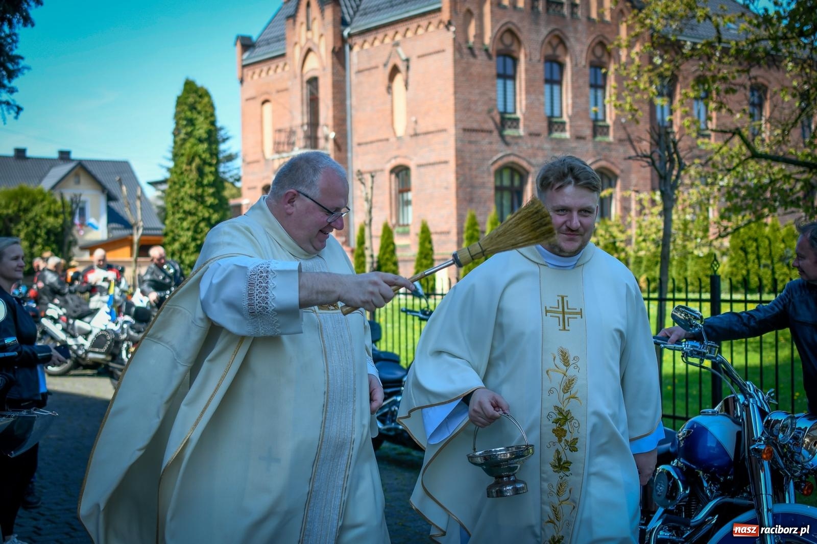 Zdjęcie w galerii na portalu naszraciborz.pl: Setki motorów zawarczało w Raciborzu. Sezon motocyklowy oficjalnie rozpoczęty [FOTO i WIDEO] wiadomości z regionu