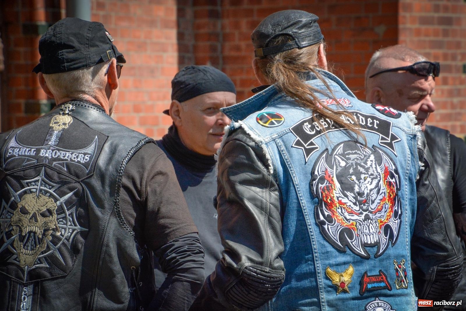 Zdjęcie w galerii na portalu naszraciborz.pl: Setki motorów zawarczało w Raciborzu. Sezon motocyklowy oficjalnie rozpoczęty [FOTO i WIDEO] wiadomości z regionu