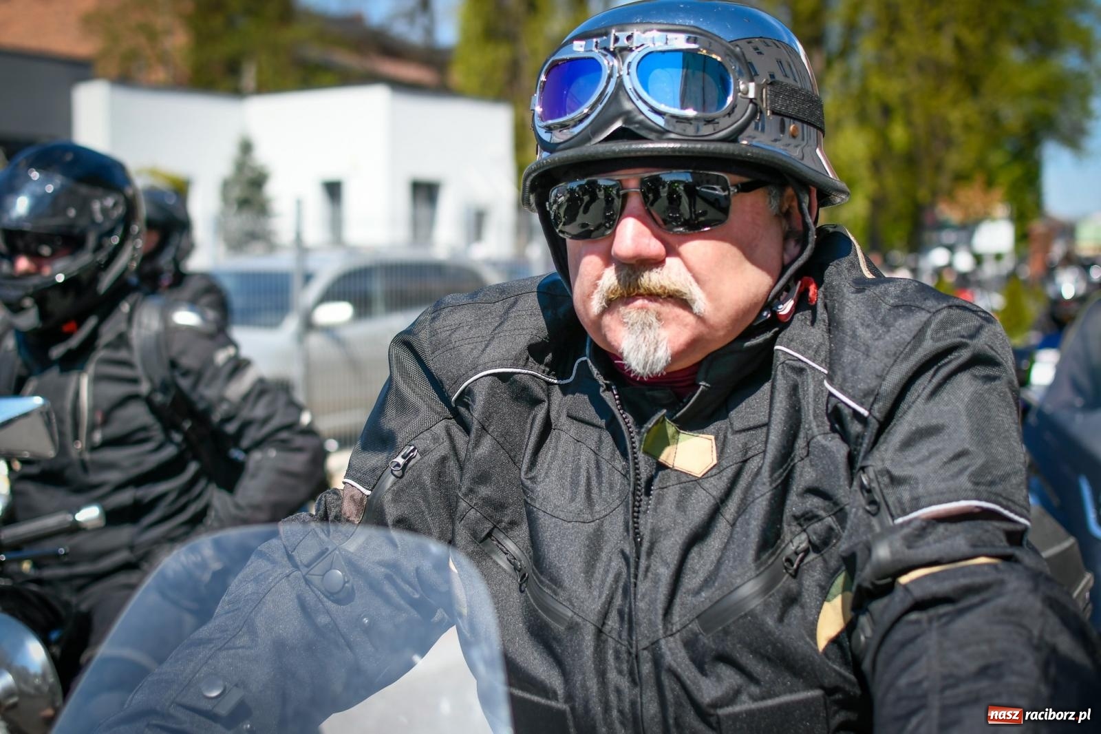 Zdjęcie w galerii na portalu naszraciborz.pl: Setki motorów zawarczało w Raciborzu. Sezon motocyklowy oficjalnie rozpoczęty [FOTO i WIDEO] wiadomości z regionu