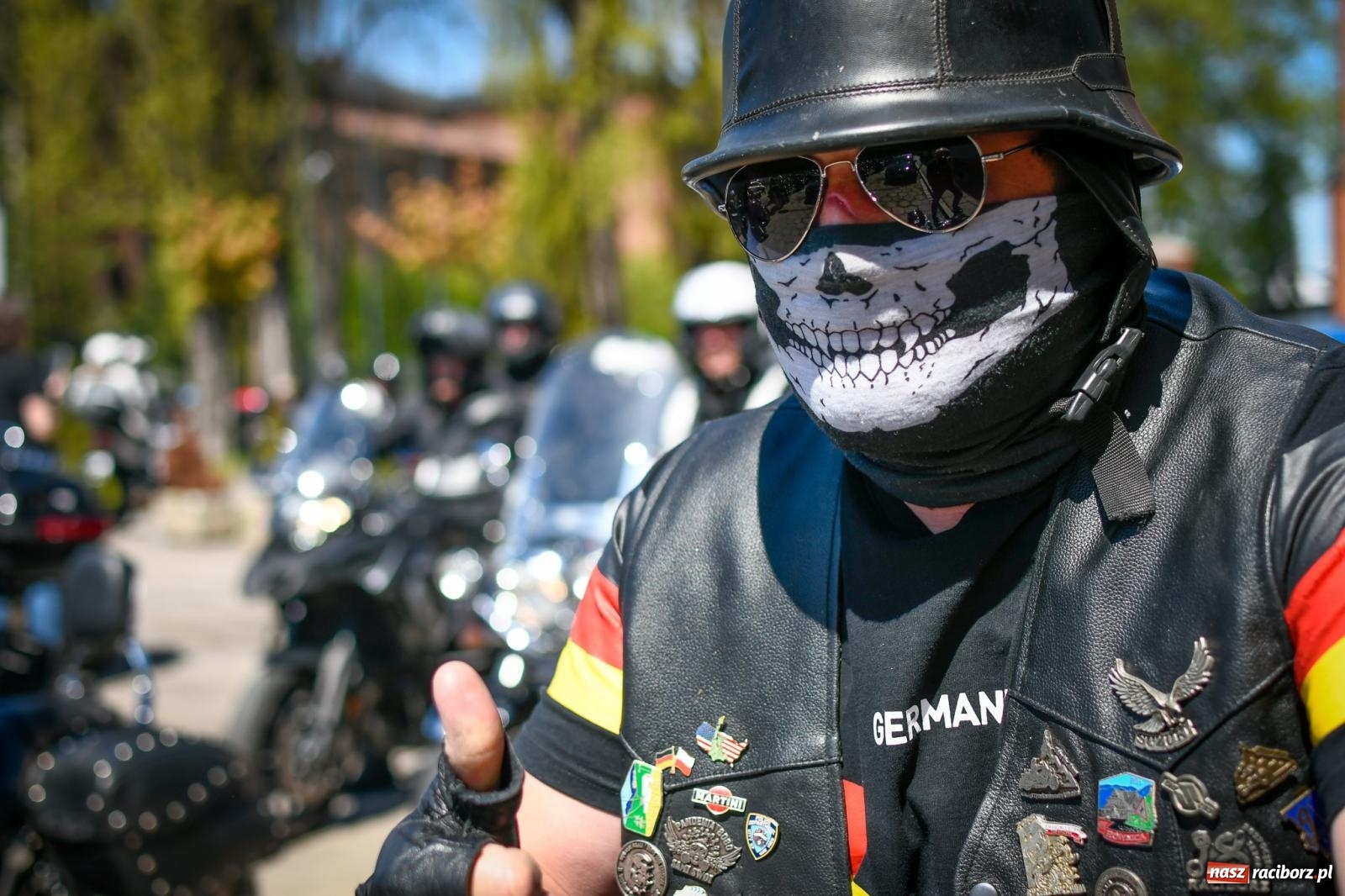 Zdjęcie w galerii na portalu naszraciborz.pl: Setki motorów zawarczało w Raciborzu. Sezon motocyklowy oficjalnie rozpoczęty [FOTO i WIDEO] wiadomości z regionu