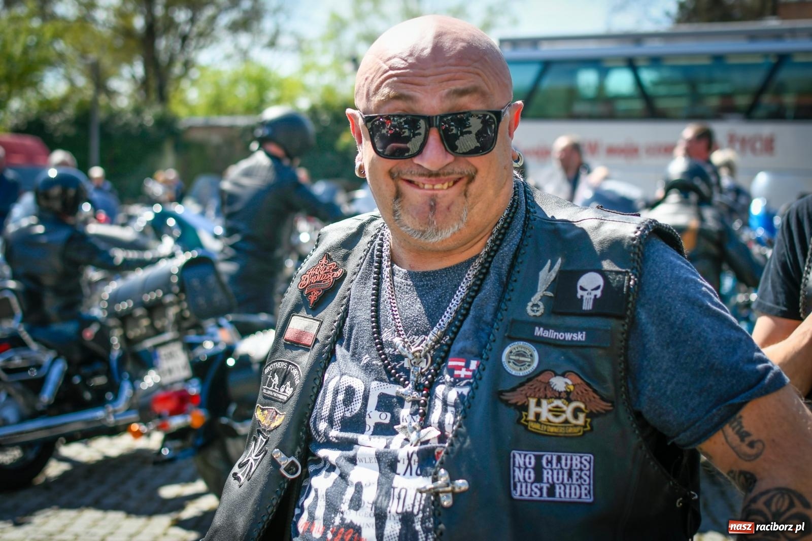 Zdjęcie w galerii na portalu naszraciborz.pl: Setki motorów zawarczało w Raciborzu. Sezon motocyklowy oficjalnie rozpoczęty [FOTO i WIDEO] wiadomości z regionu