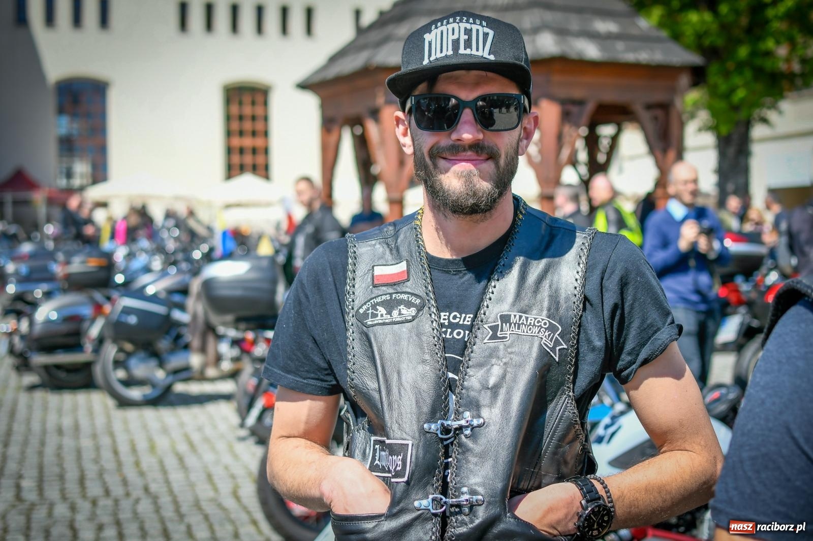 Zdjęcie w galerii na portalu naszraciborz.pl: Setki motorów zawarczało w Raciborzu. Sezon motocyklowy oficjalnie rozpoczęty [FOTO i WIDEO] wiadomości z regionu