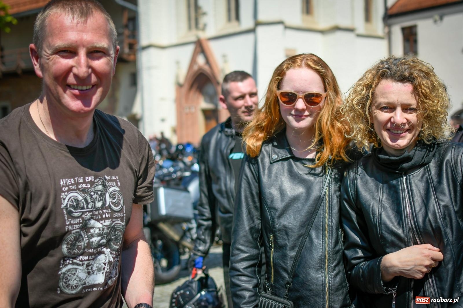 Zdjęcie w galerii na portalu naszraciborz.pl: Setki motorów zawarczało w Raciborzu. Sezon motocyklowy oficjalnie rozpoczęty [FOTO i WIDEO] wiadomości z regionu