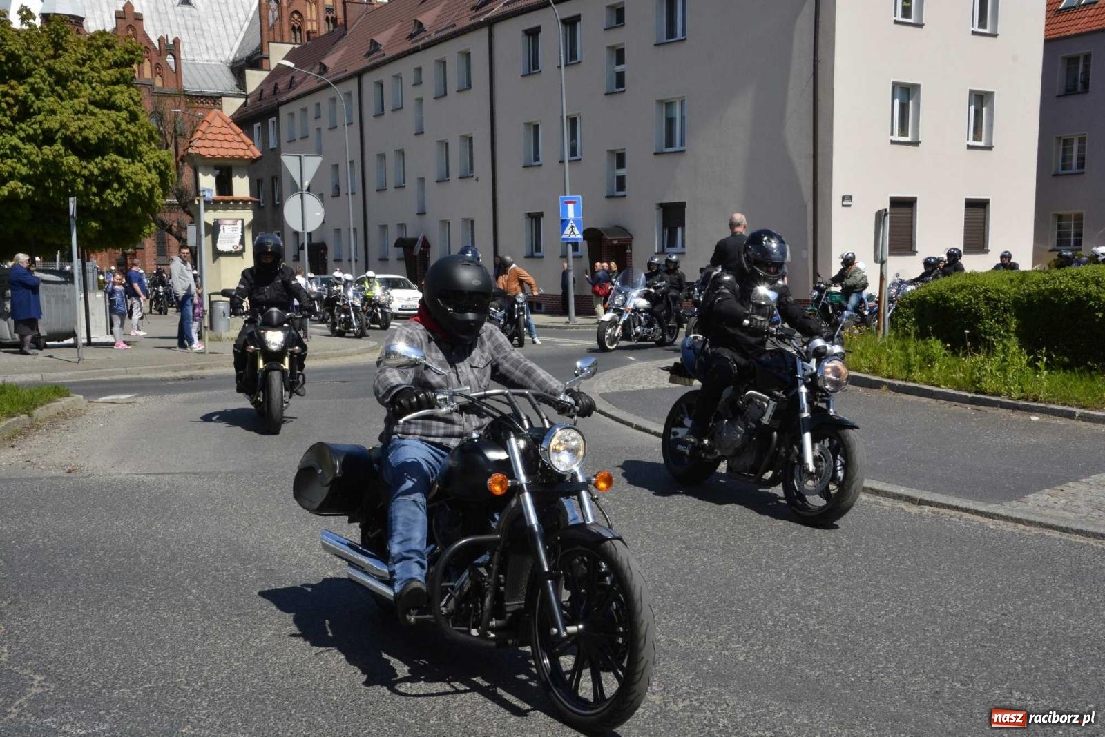 Zdjęcie w galerii na portalu naszraciborz.pl: Raciborska inauguracja sezonu motocyklowego wiadomości z regionu