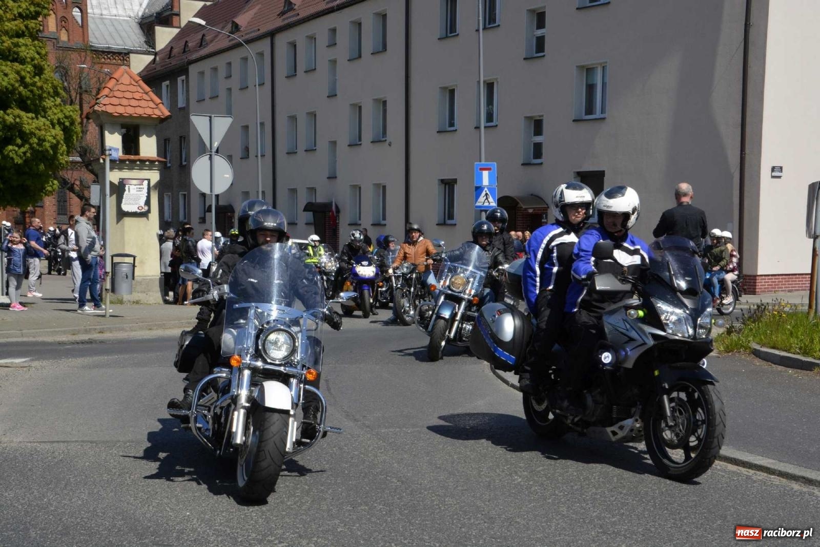Zdjęcie w galerii na portalu naszraciborz.pl: Raciborska inauguracja sezonu motocyklowego wiadomości z regionu