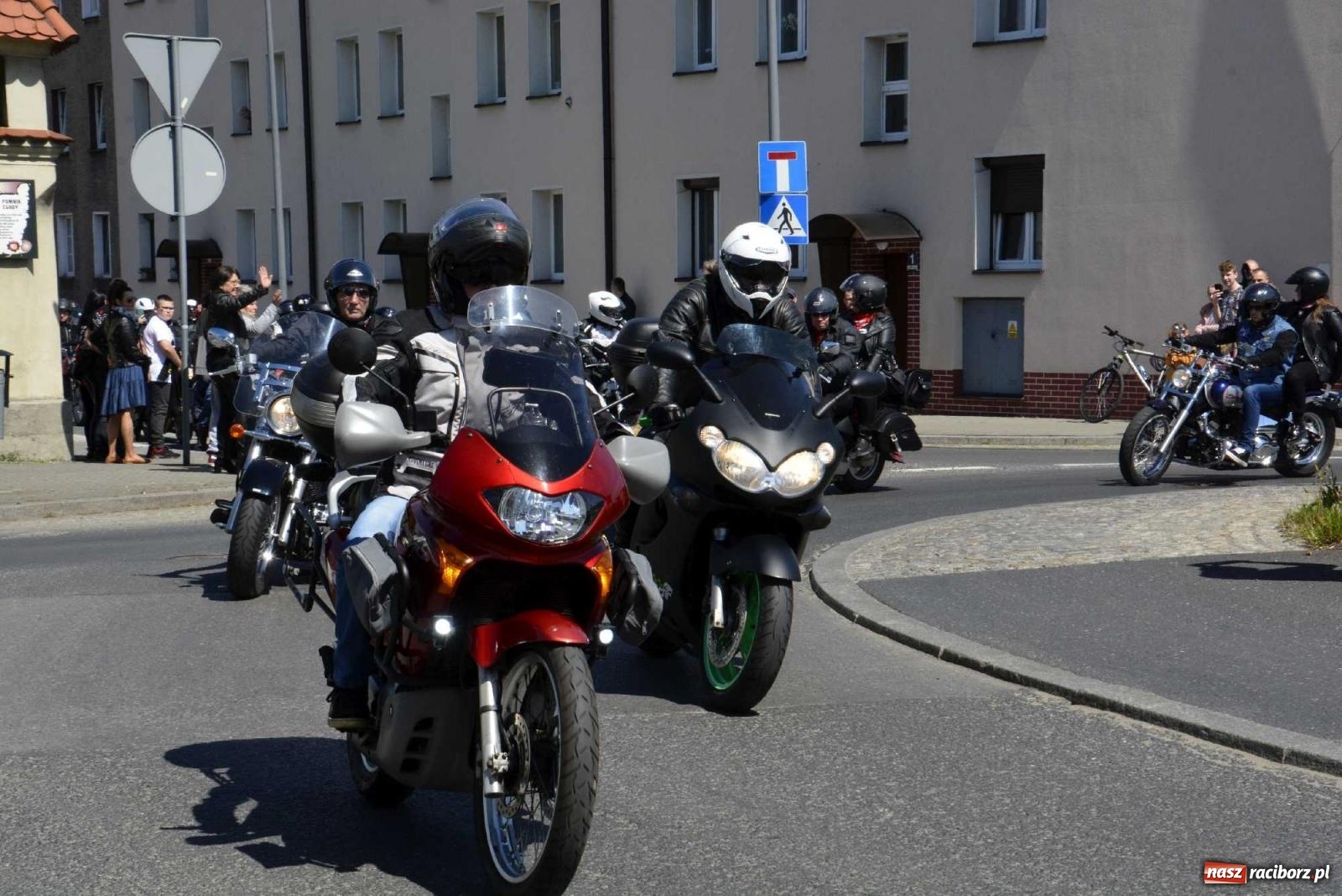 Zdjęcie w galerii na portalu naszraciborz.pl: Raciborska inauguracja sezonu motocyklowego wiadomości z regionu