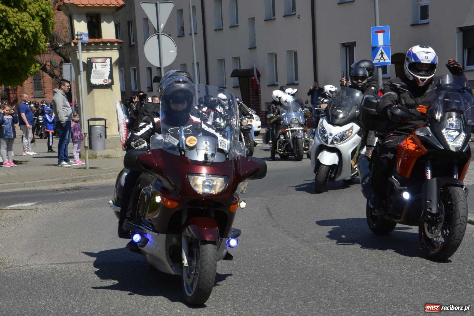 Zdjęcie w galerii na portalu naszraciborz.pl: Raciborska inauguracja sezonu motocyklowego wiadomości z regionu