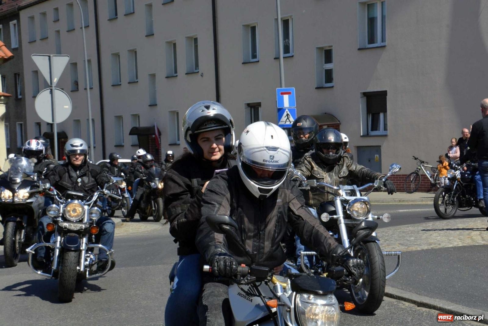 Zdjęcie w galerii na portalu naszraciborz.pl: Raciborska inauguracja sezonu motocyklowego wiadomości z regionu