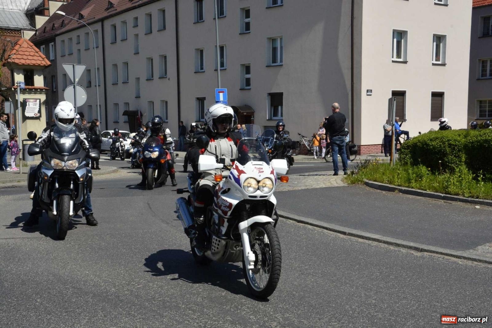 Zdjęcie w galerii na portalu naszraciborz.pl: Raciborska inauguracja sezonu motocyklowego wiadomości z regionu