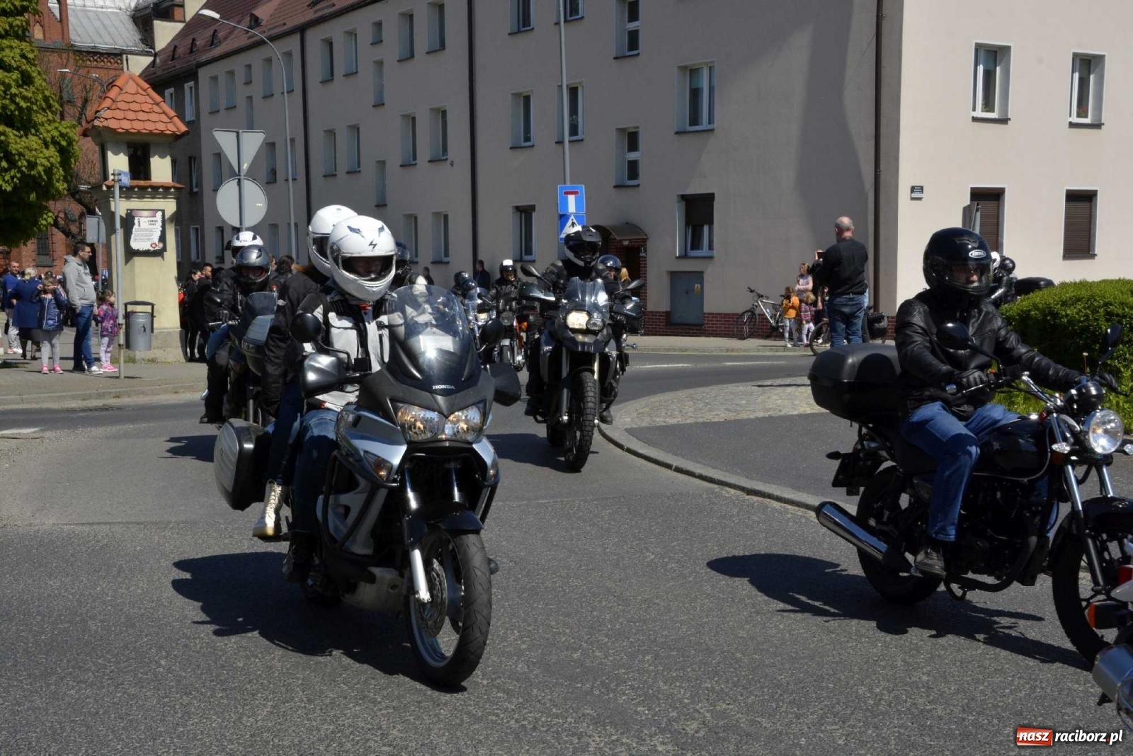 Zdjęcie w galerii na portalu naszraciborz.pl: Raciborska inauguracja sezonu motocyklowego wiadomości z regionu