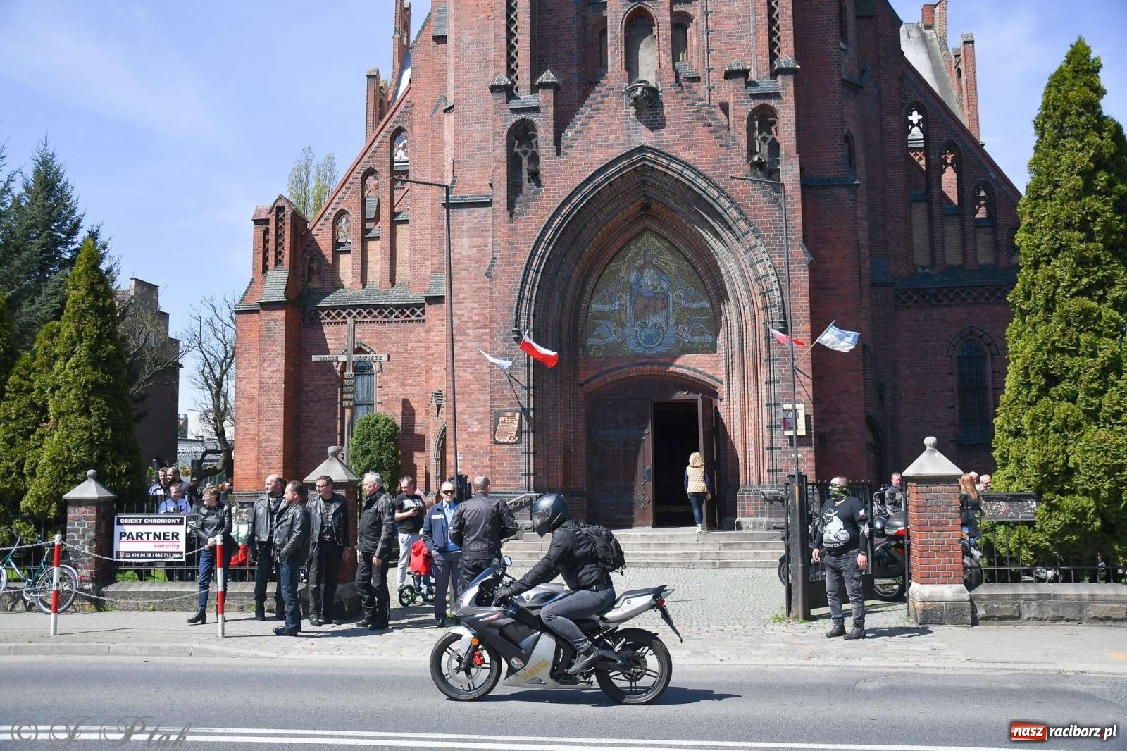 Zdjęcie w galerii na portalu naszraciborz.pl: Setki motocyklistów na ulicach Raciborza [FOTO] wiadomości z regionu