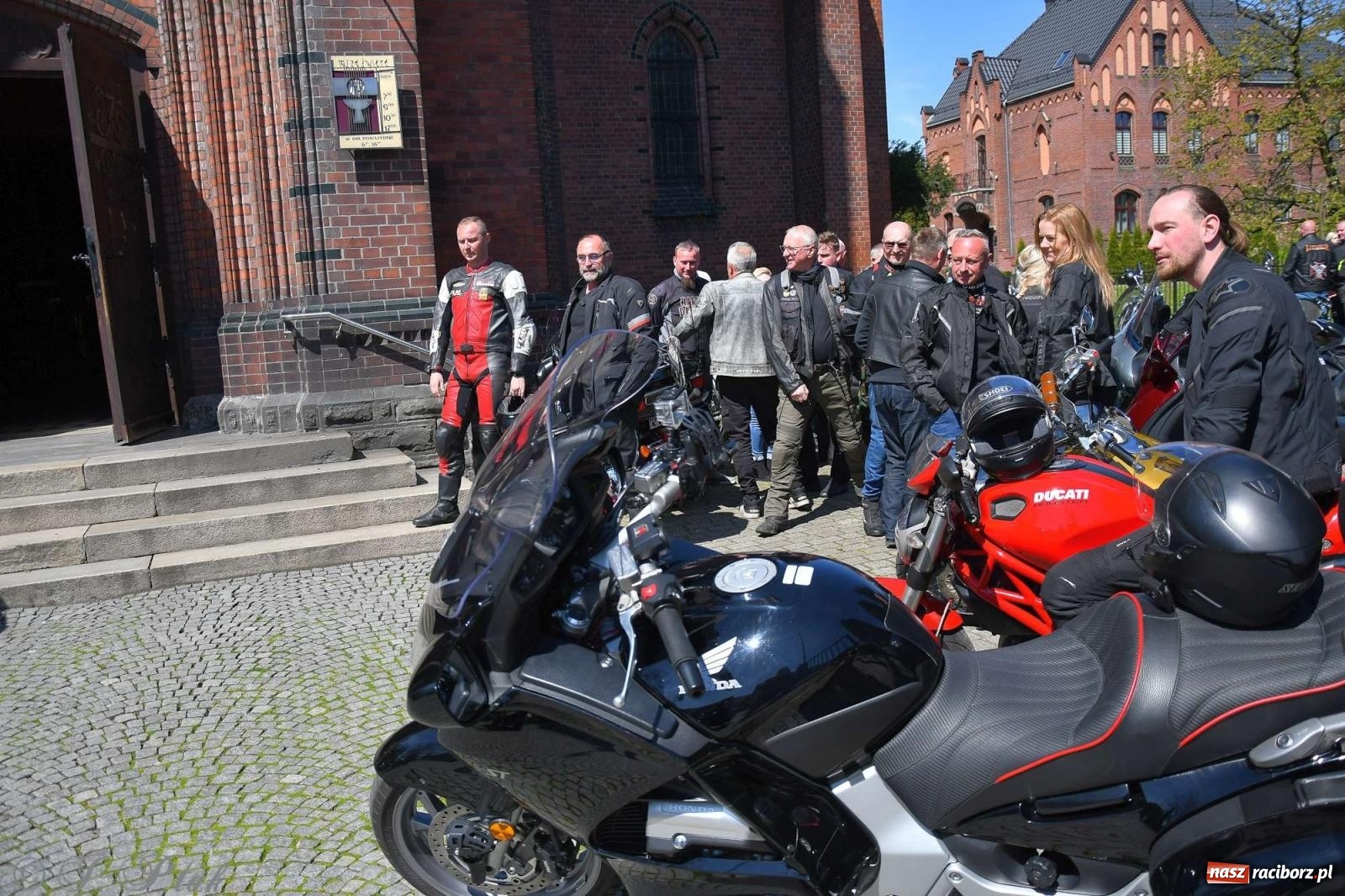 Zdjęcie w galerii na portalu naszraciborz.pl: Setki motocyklistów na ulicach Raciborza [FOTO] wiadomości z regionu