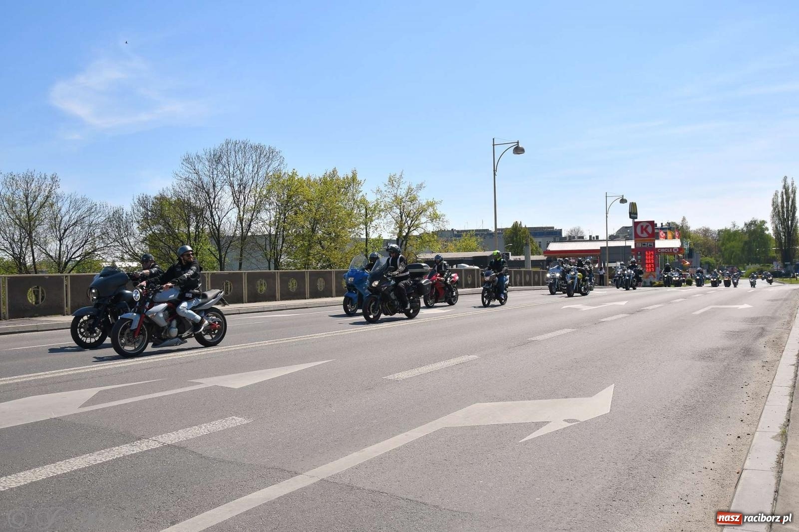 Zdjęcie w galerii na portalu naszraciborz.pl: Setki motocyklistów na ulicach Raciborza [FOTO] wiadomości z regionu