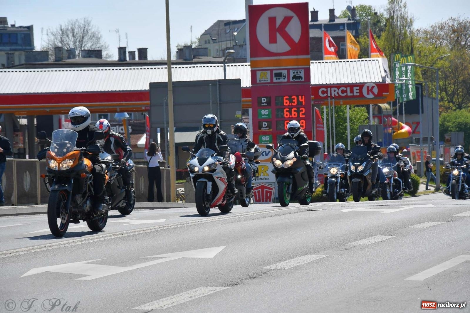 Zdjęcie w galerii na portalu naszraciborz.pl: Setki motocyklistów na ulicach Raciborza [FOTO] wiadomości z regionu