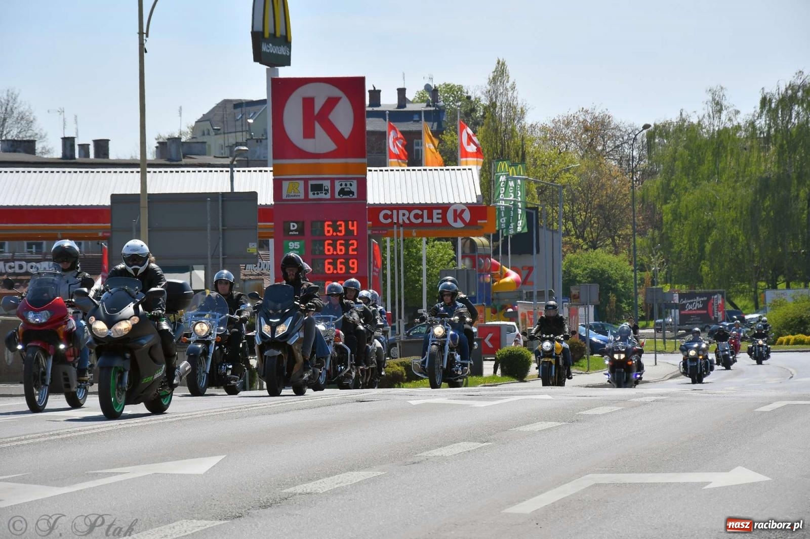 Zdjęcie w galerii na portalu naszraciborz.pl: Setki motocyklistów na ulicach Raciborza [FOTO] wiadomości z regionu