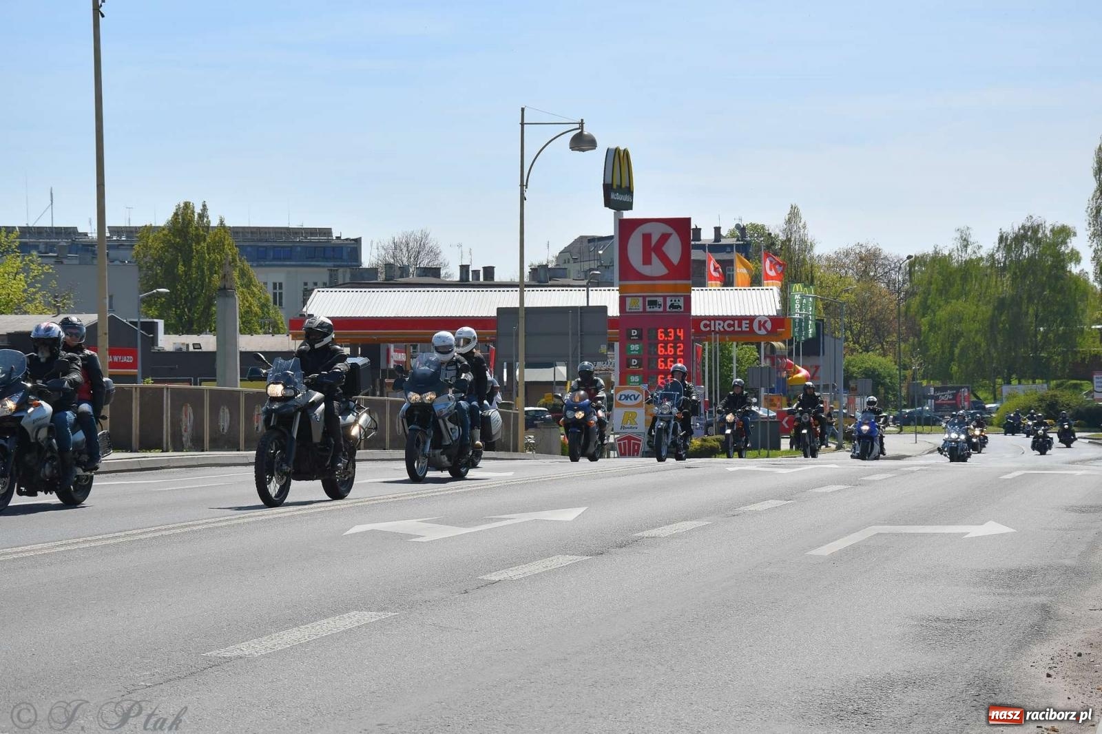 Zdjęcie w galerii na portalu naszraciborz.pl: Setki motocyklistów na ulicach Raciborza [FOTO] wiadomości z regionu