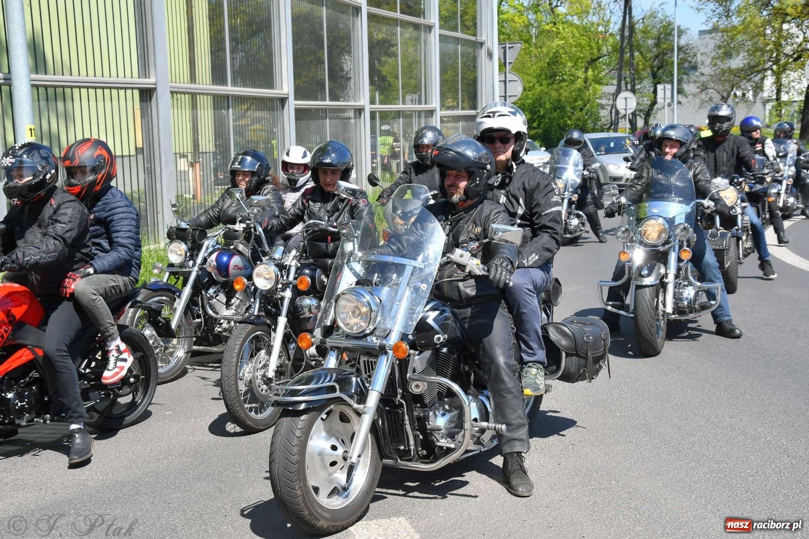 Zdjęcie w galerii na portalu naszraciborz.pl: Setki motocyklistów na ulicach Raciborza [FOTO] wiadomości z regionu