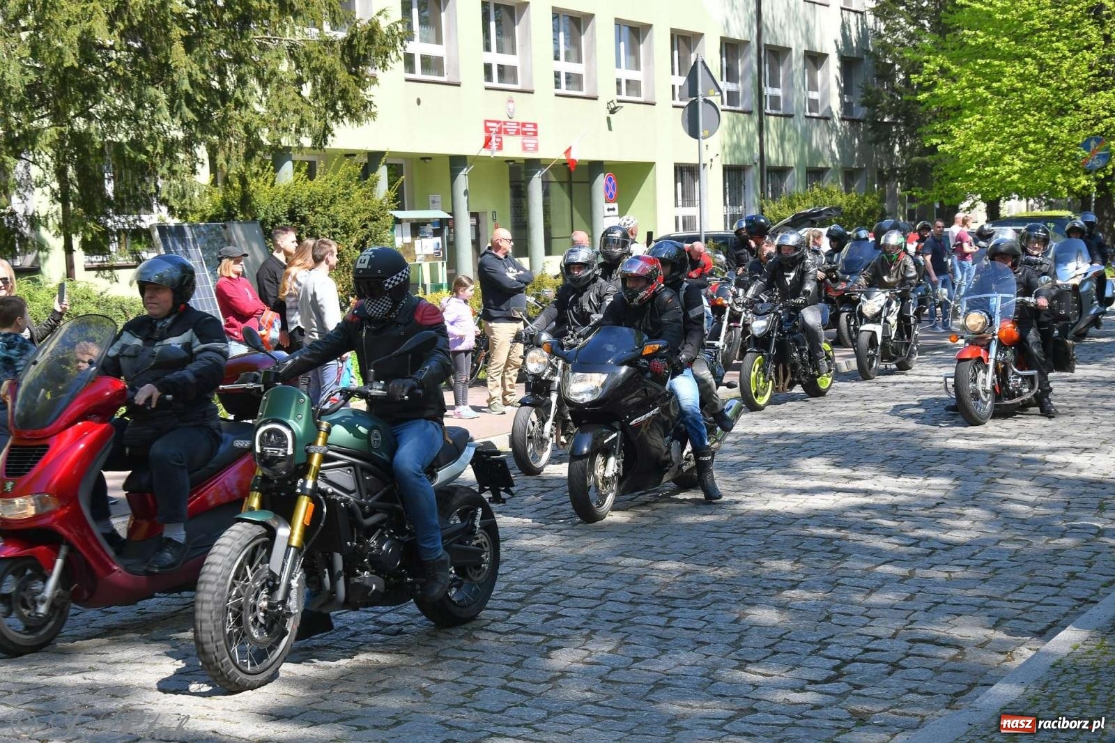 Zdjęcie w galerii na portalu naszraciborz.pl: Setki motocyklistów na ulicach Raciborza [FOTO] wiadomości z regionu