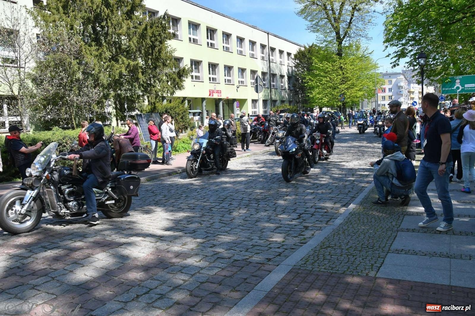 Zdjęcie w galerii na portalu naszraciborz.pl: Setki motocyklistów na ulicach Raciborza [FOTO] wiadomości z regionu