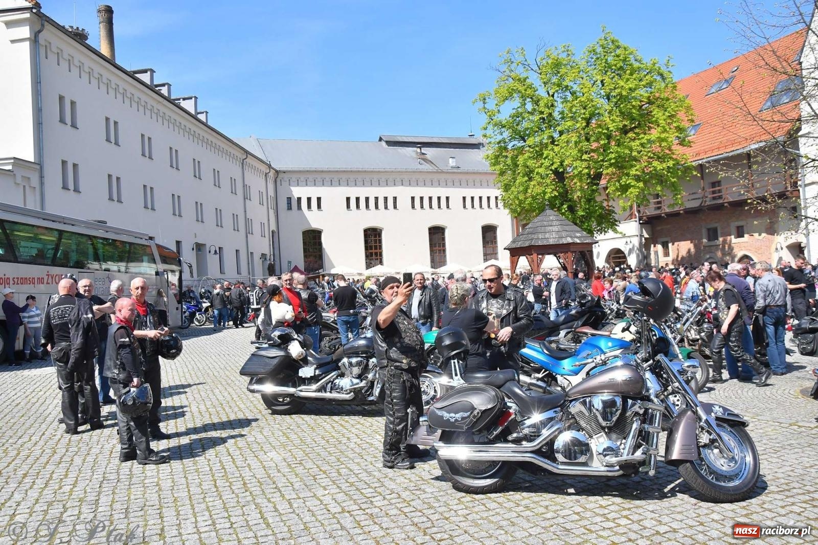 Zdjęcie w galerii na portalu naszraciborz.pl: Setki motocyklistów na ulicach Raciborza [FOTO] wiadomości z regionu
