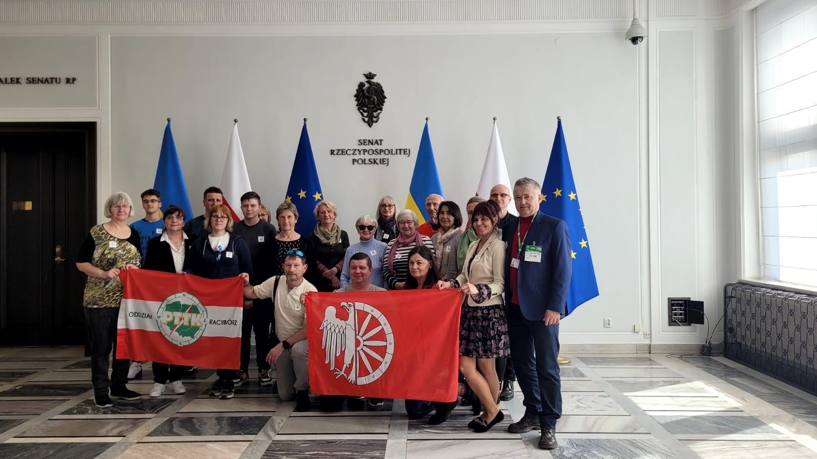 Zdjęcie w galerii na portalu naszraciborz.pl: PTTK zabrało raciborzan do stolicy wiadomości z regionu