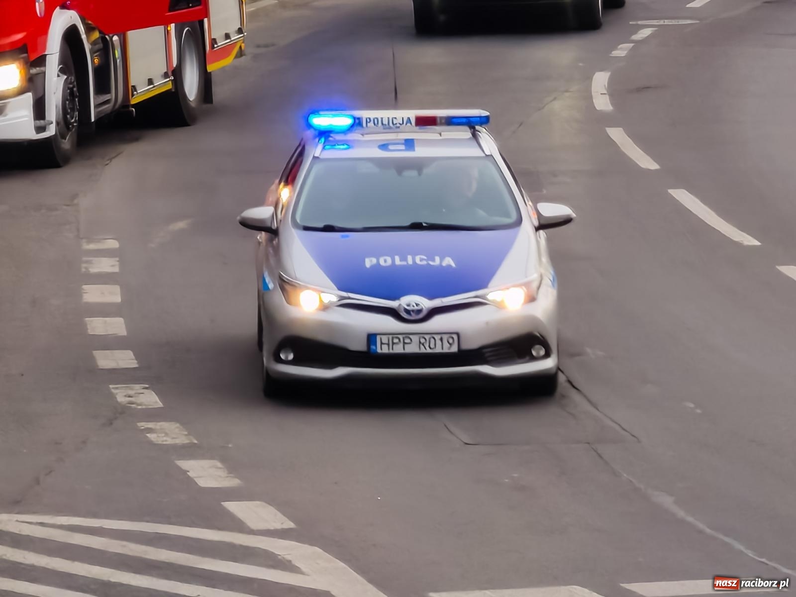 Zdjęcie w galerii na portalu naszraciborz.pl: Wyciek paliwa przy Jasnej. Seria interwencji z plamami na jezdni [FOTO] wiadomości z regionu
