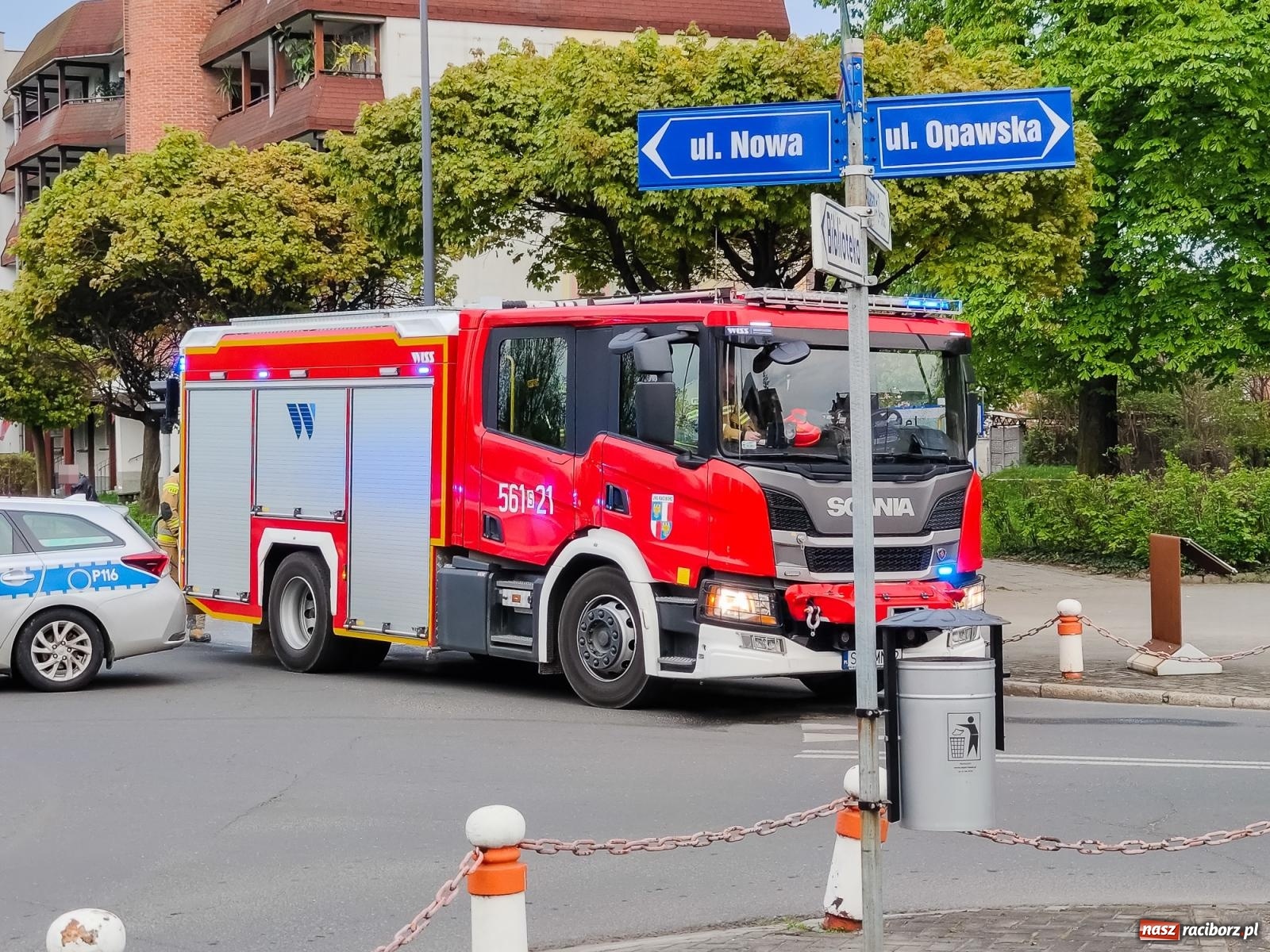 Zdjęcie w galerii na portalu naszraciborz.pl: Wyciek paliwa przy Jasnej. Seria interwencji z plamami na jezdni [FOTO] wiadomości z regionu