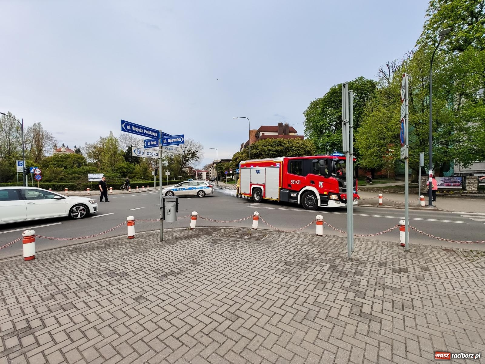 Zdjęcie w galerii na portalu naszraciborz.pl: Wyciek paliwa przy Jasnej. Seria interwencji z plamami na jezdni [FOTO] wiadomości z regionu