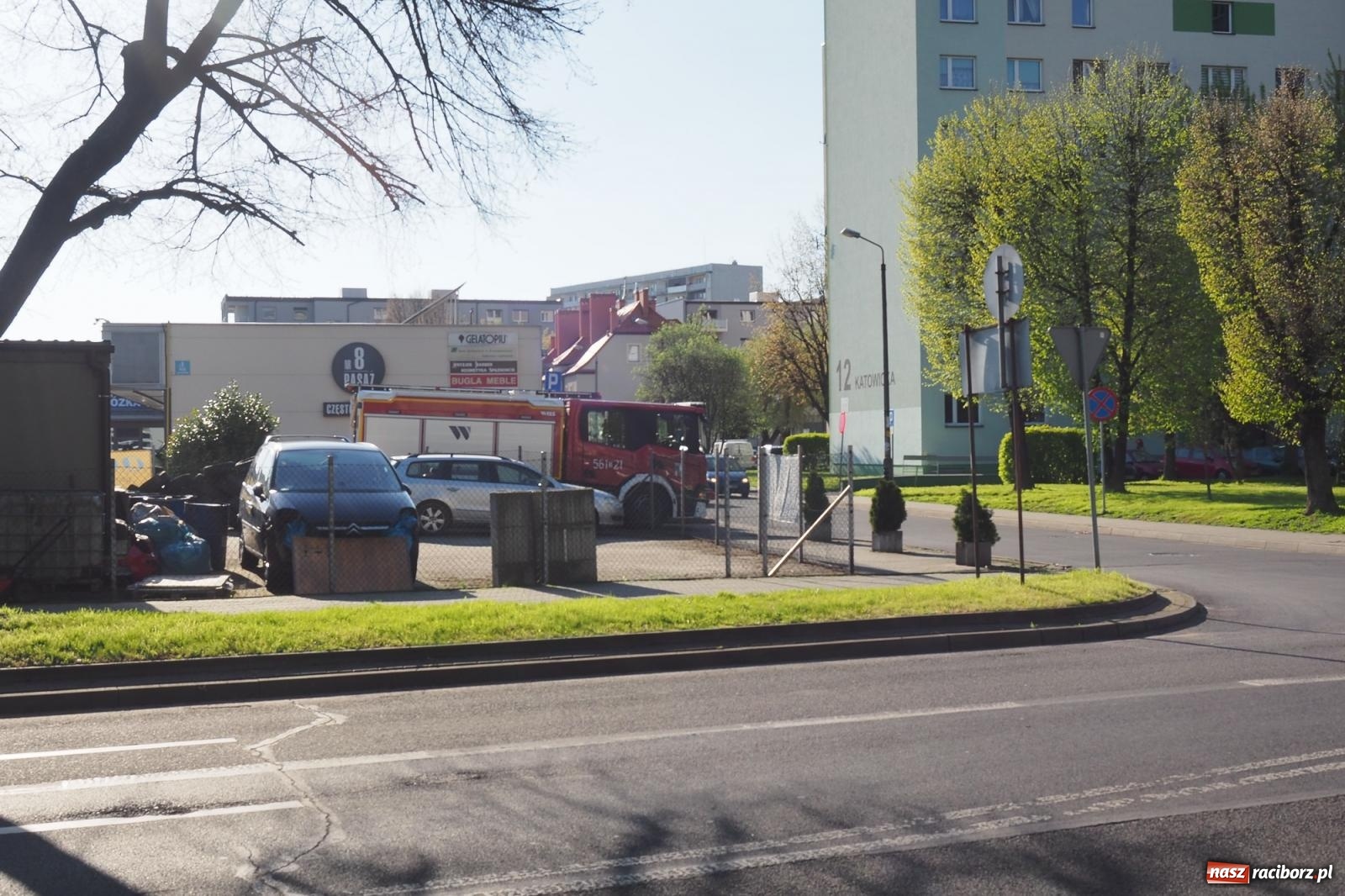 Zdjęcie w galerii na portalu naszraciborz.pl: Otwarcie mieszkania i alarm z czujki. Strażackie interwencje przy Katowickiej [FOTO] wiadomości z regionu