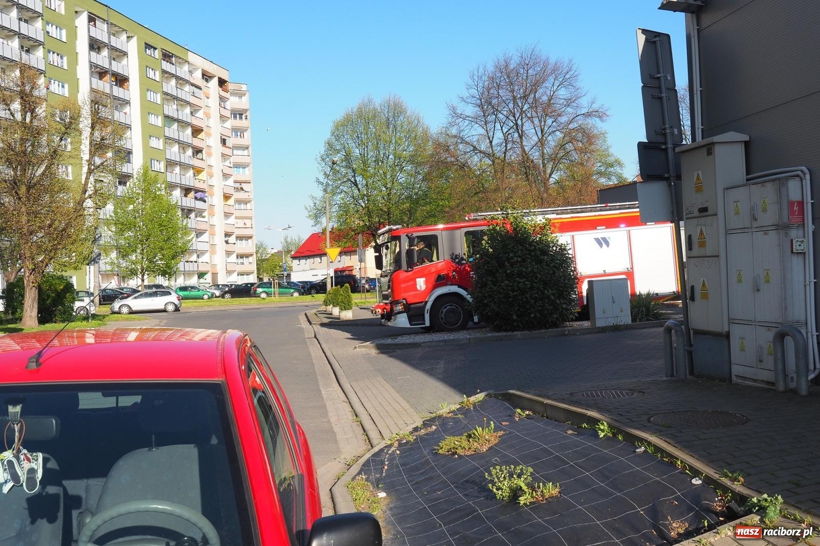 Zdjęcie w galerii na portalu naszraciborz.pl: Otwarcie mieszkania i alarm z czujki. Strażackie interwencje przy Katowickiej [FOTO] wiadomości z regionu