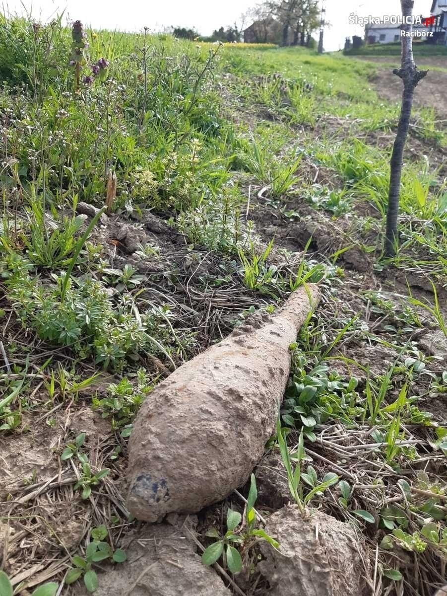 Zdjęcie w galerii na portalu naszraciborz.pl: Niebezpieczne znaleziska w Sławikowie i Bojanowie [FOTO] wiadomości z regionu