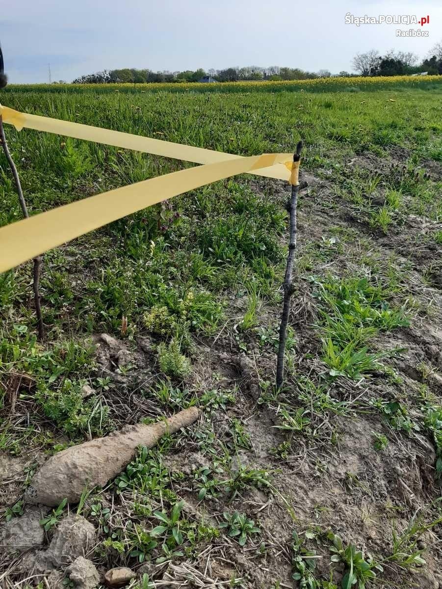 Zdjęcie w galerii na portalu naszraciborz.pl: Niebezpieczne znaleziska w Sławikowie i Bojanowie [FOTO] wiadomości z regionu