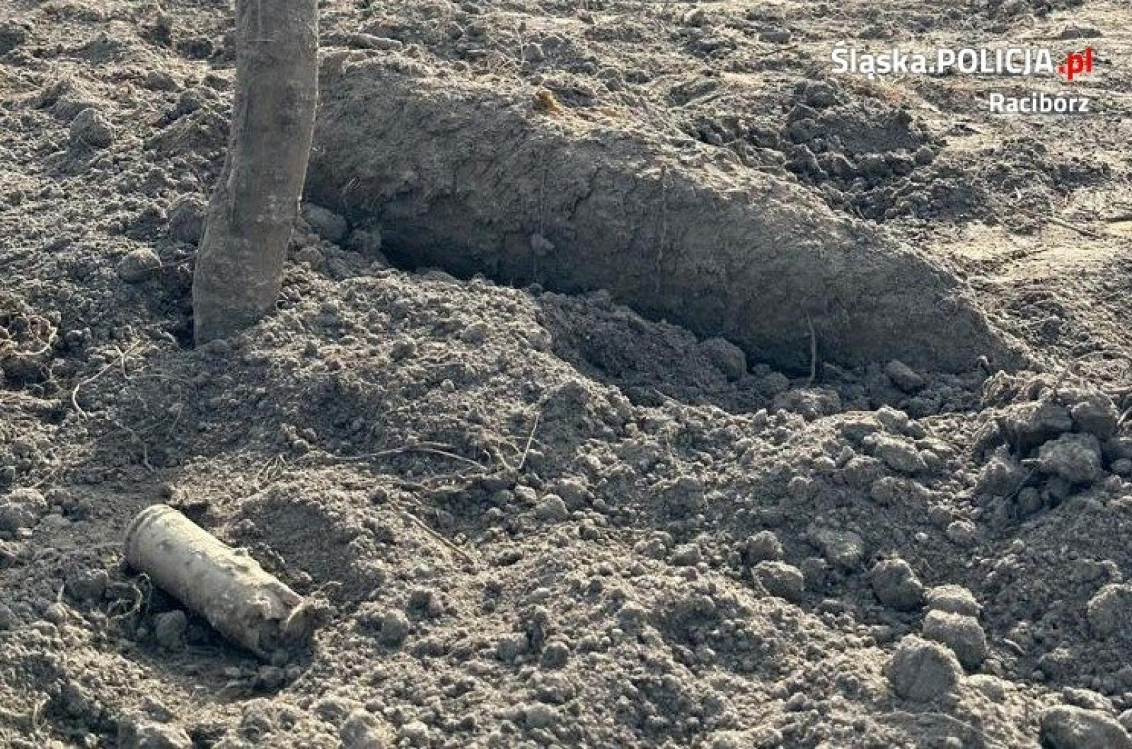 Zdjęcie w galerii na portalu naszraciborz.pl: Niebezpieczne znaleziska w Sławikowie i Bojanowie [FOTO] wiadomości z regionu