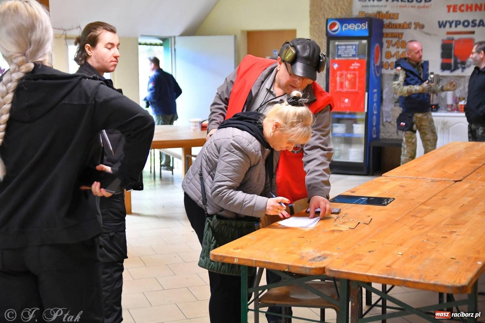 Zdjęcie w galerii na portalu naszraciborz.pl: Turniej strzelecki o Tarczę Konstytucji 3 Maja [FOTO i WIDEO] wiadomości z regionu