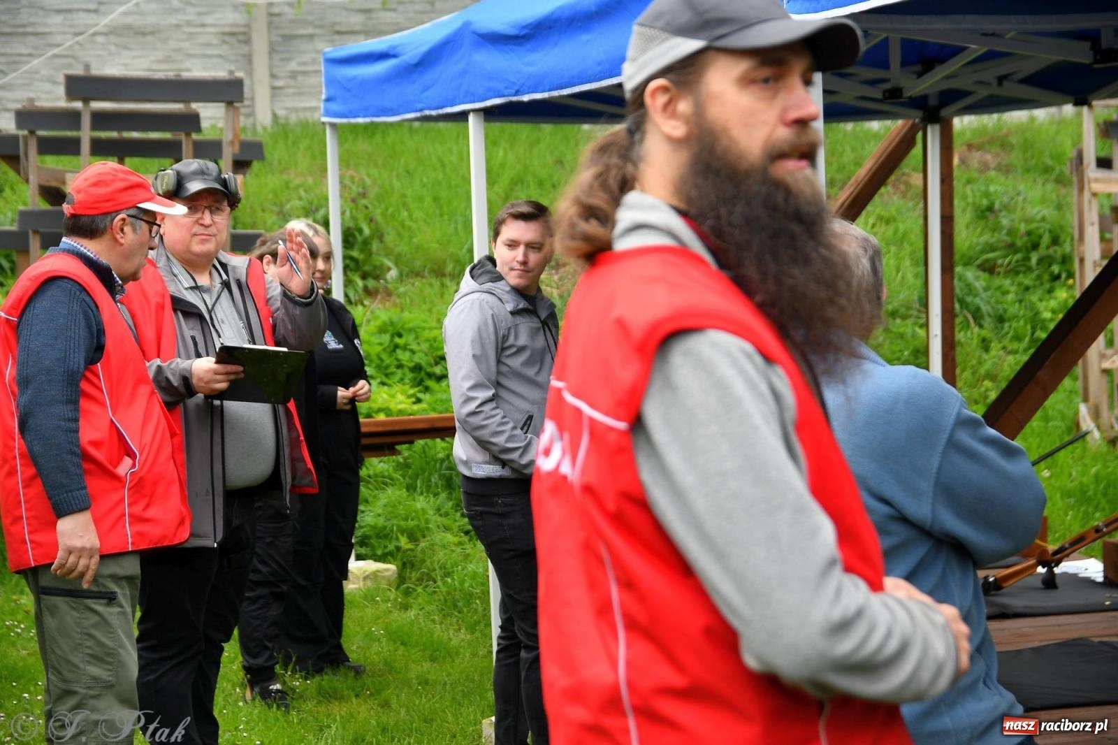 Zdjęcie w galerii na portalu naszraciborz.pl: Turniej strzelecki o Tarczę Konstytucji 3 Maja [FOTO i WIDEO] wiadomości z regionu