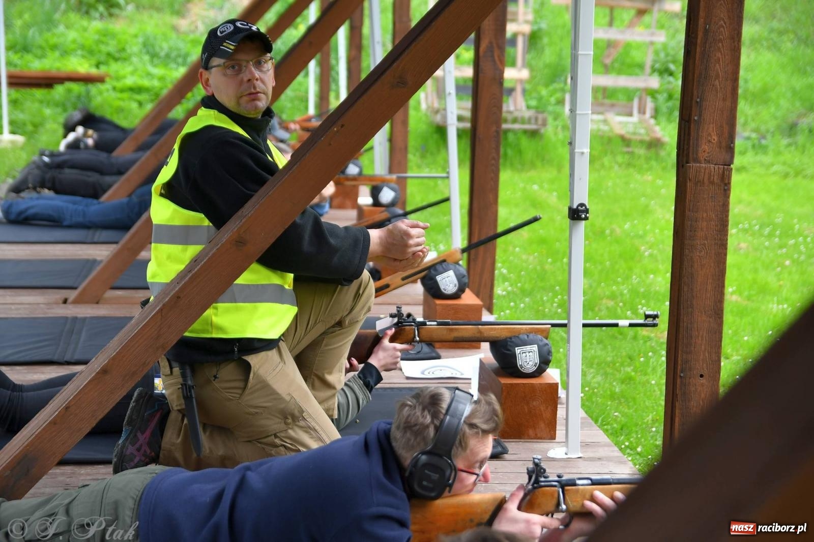 Zdjęcie w galerii na portalu naszraciborz.pl: Turniej strzelecki o Tarczę Konstytucji 3 Maja [FOTO i WIDEO] wiadomości z regionu