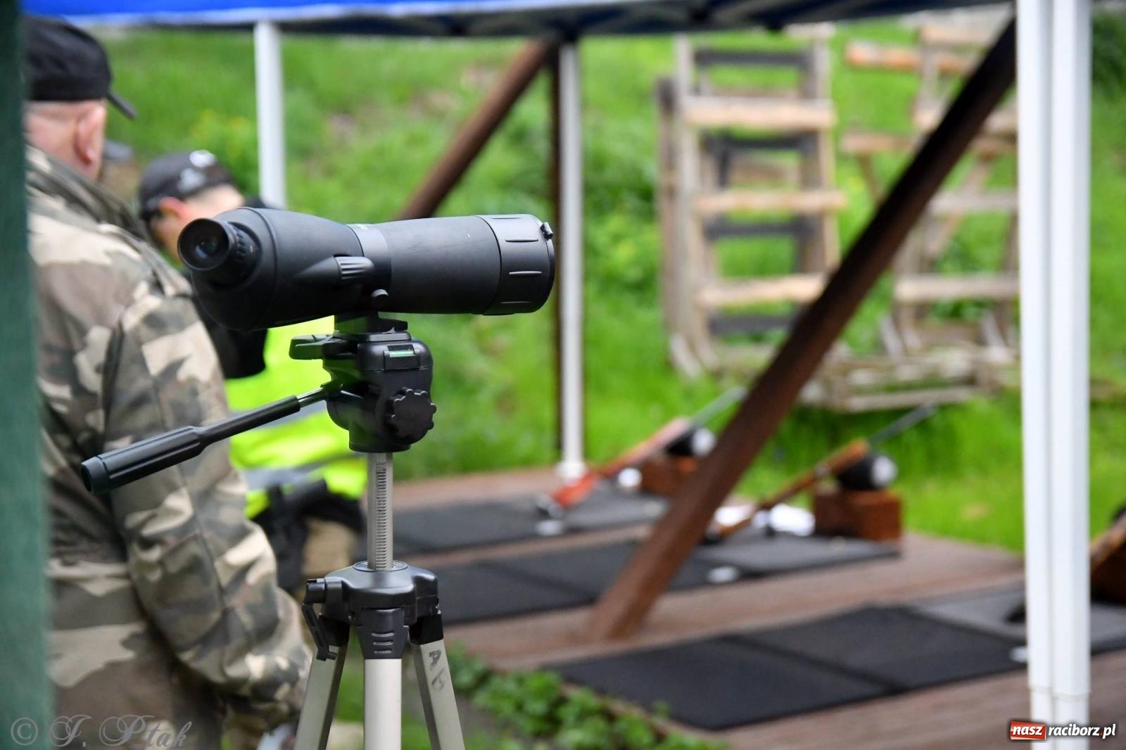 Zdjęcie w galerii na portalu naszraciborz.pl: Turniej strzelecki o Tarczę Konstytucji 3 Maja [FOTO i WIDEO] wiadomości z regionu