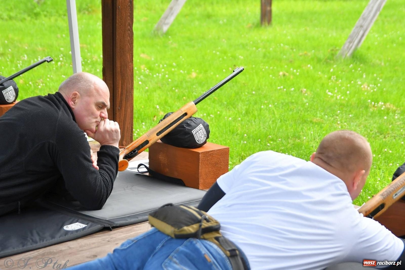 Zdjęcie w galerii na portalu naszraciborz.pl: Turniej strzelecki o Tarczę Konstytucji 3 Maja [FOTO i WIDEO] wiadomości z regionu