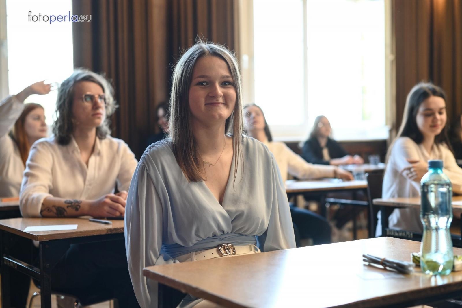 Zdjęcie w galerii na portalu naszraciborz.pl: Matura w Kasprowiczu. Piszą uczniowie sześciu klas FOTO] wiadomości z regionu