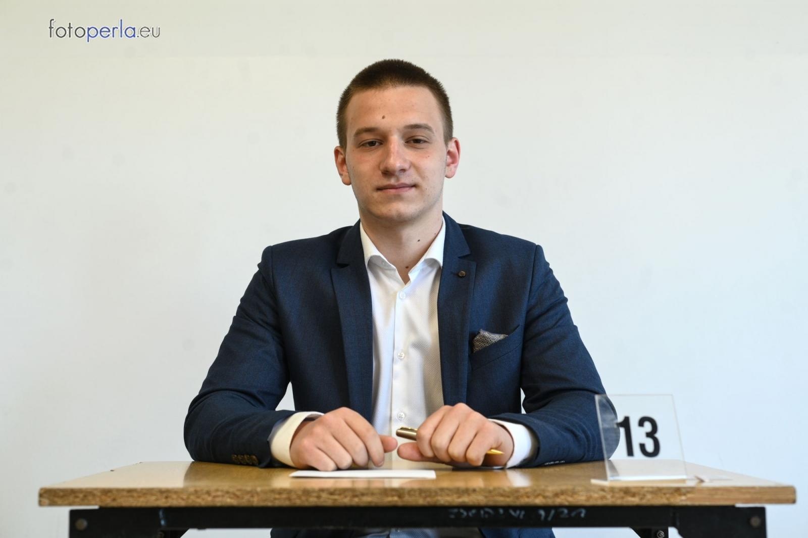Zdjęcie w galerii na portalu naszraciborz.pl: Matura w Kasprowiczu. Piszą uczniowie sześciu klas FOTO] wiadomości z regionu