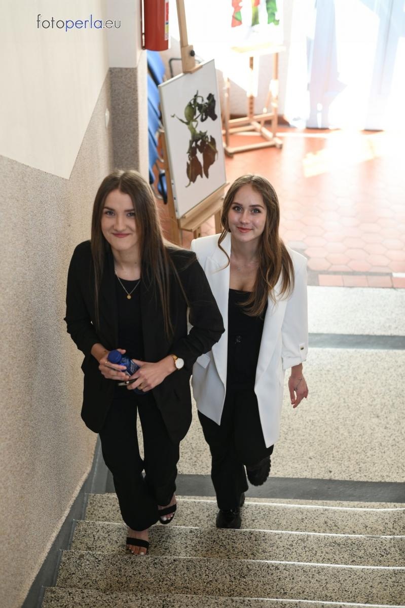 Zdjęcie w galerii na portalu naszraciborz.pl: Matura w Kasprowiczu. Piszą uczniowie sześciu klas FOTO] wiadomości z regionu