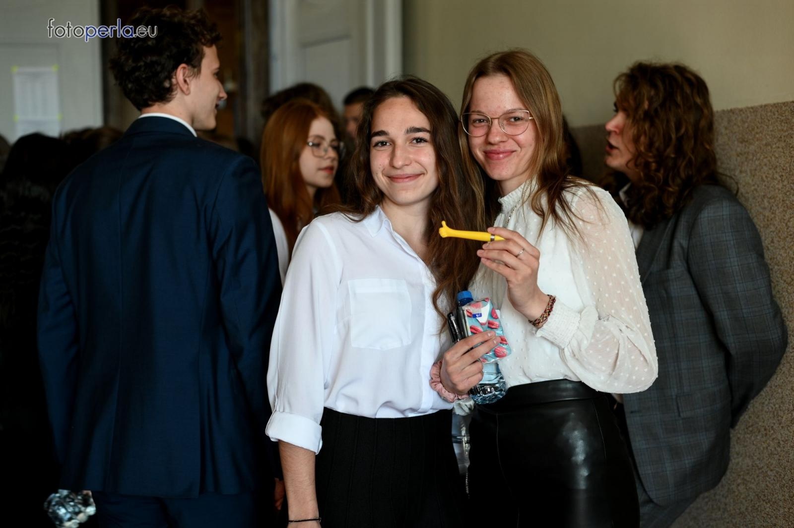 Zdjęcie w galerii na portalu naszraciborz.pl: Matura w Kasprowiczu. Piszą uczniowie sześciu klas FOTO] wiadomości z regionu
