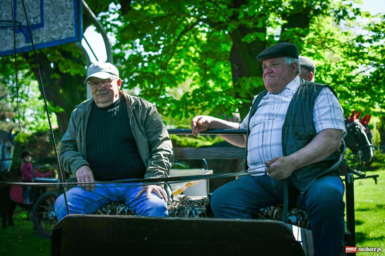 Zdjęcie w galerii na portalu naszraciborz.pl: Sołtys wymodlił słoneczną pogodę. Procesja na św. Floriana w Pogrzebieniu wiadomości z regionu