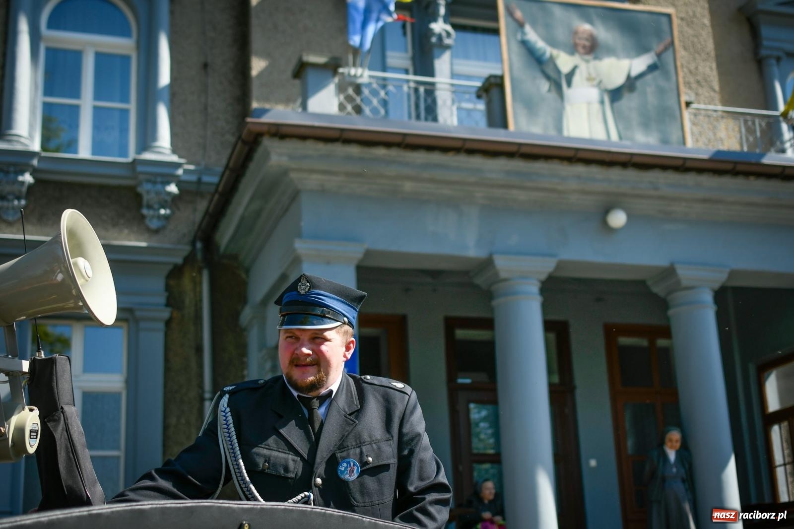 Zdjęcie w galerii na portalu naszraciborz.pl: Sołtys wymodlił słoneczną pogodę. Procesja na św. Floriana w Pogrzebieniu wiadomości z regionu