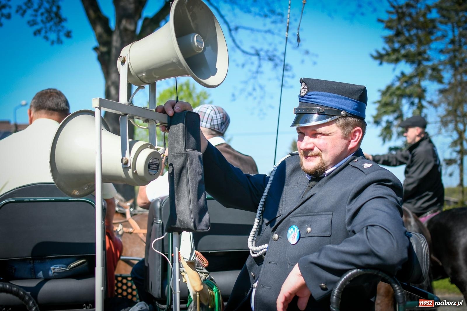 Zdjęcie w galerii na portalu naszraciborz.pl: Sołtys wymodlił słoneczną pogodę. Procesja na św. Floriana w Pogrzebieniu wiadomości z regionu