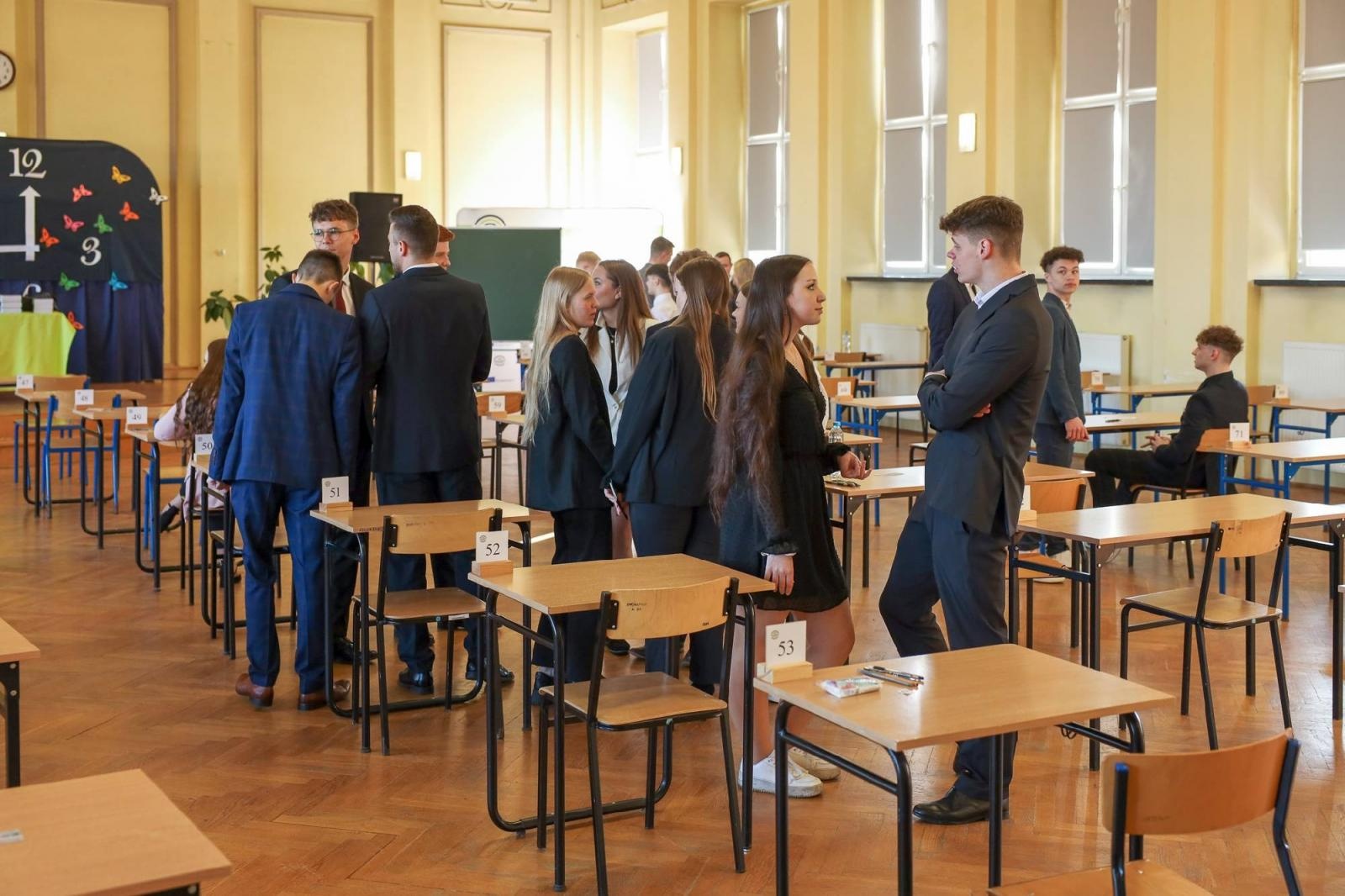Zdjęcie w galerii na portalu naszraciborz.pl: Matura w raciborskim Ekonomiku [FOTO] wiadomości z regionu