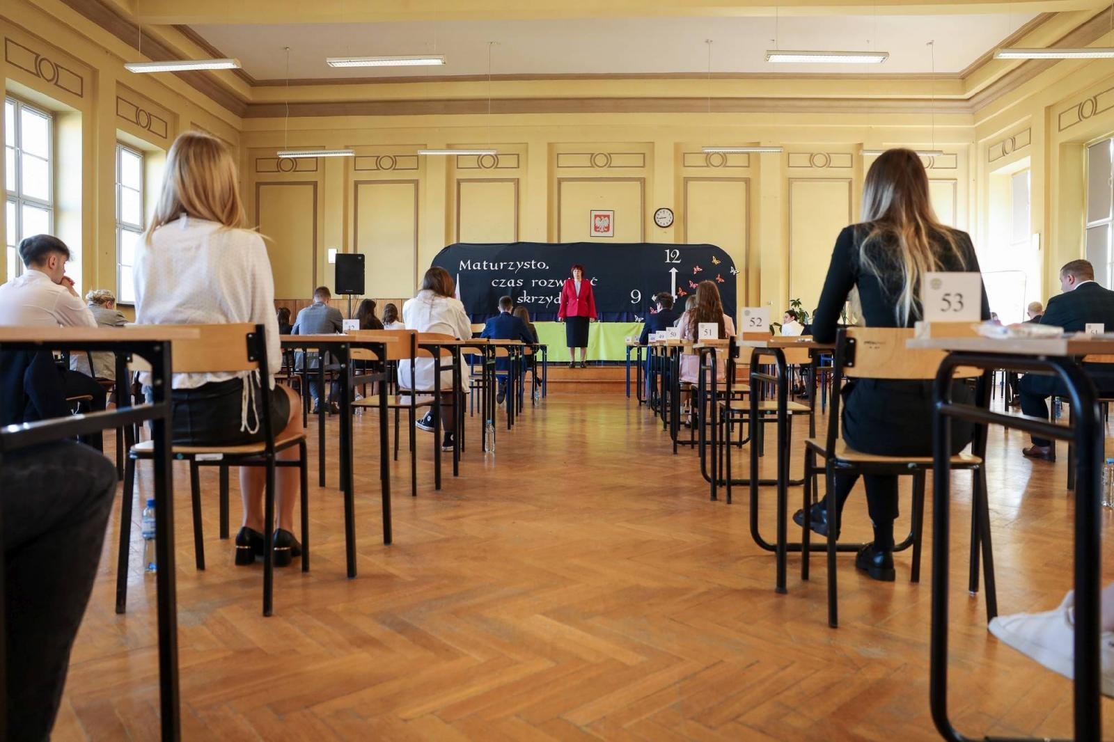Zdjęcie w galerii na portalu naszraciborz.pl: Matura w raciborskim Ekonomiku [FOTO] wiadomości z regionu